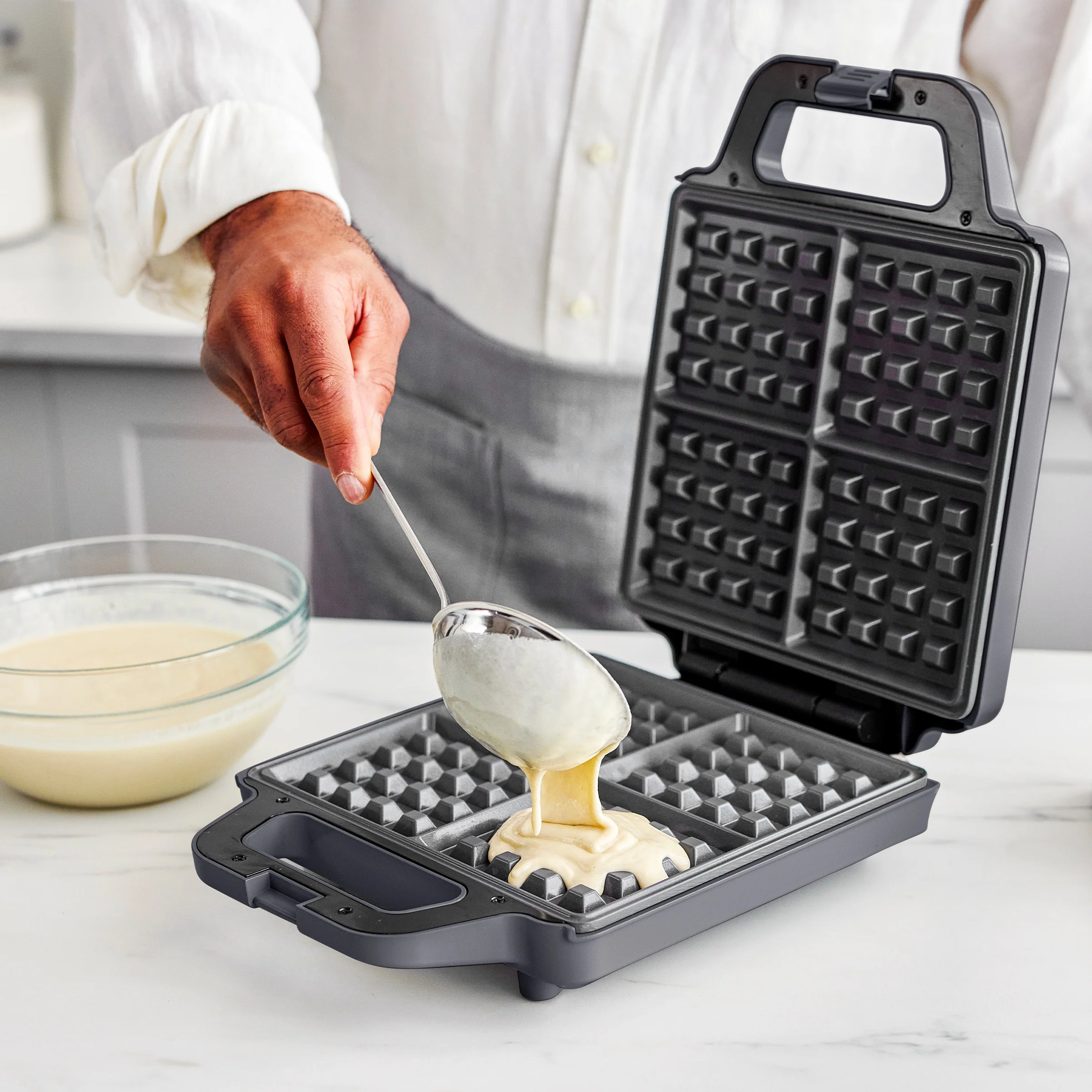 Advanced 4-Square Waffle Maker | Graphite - Image 3