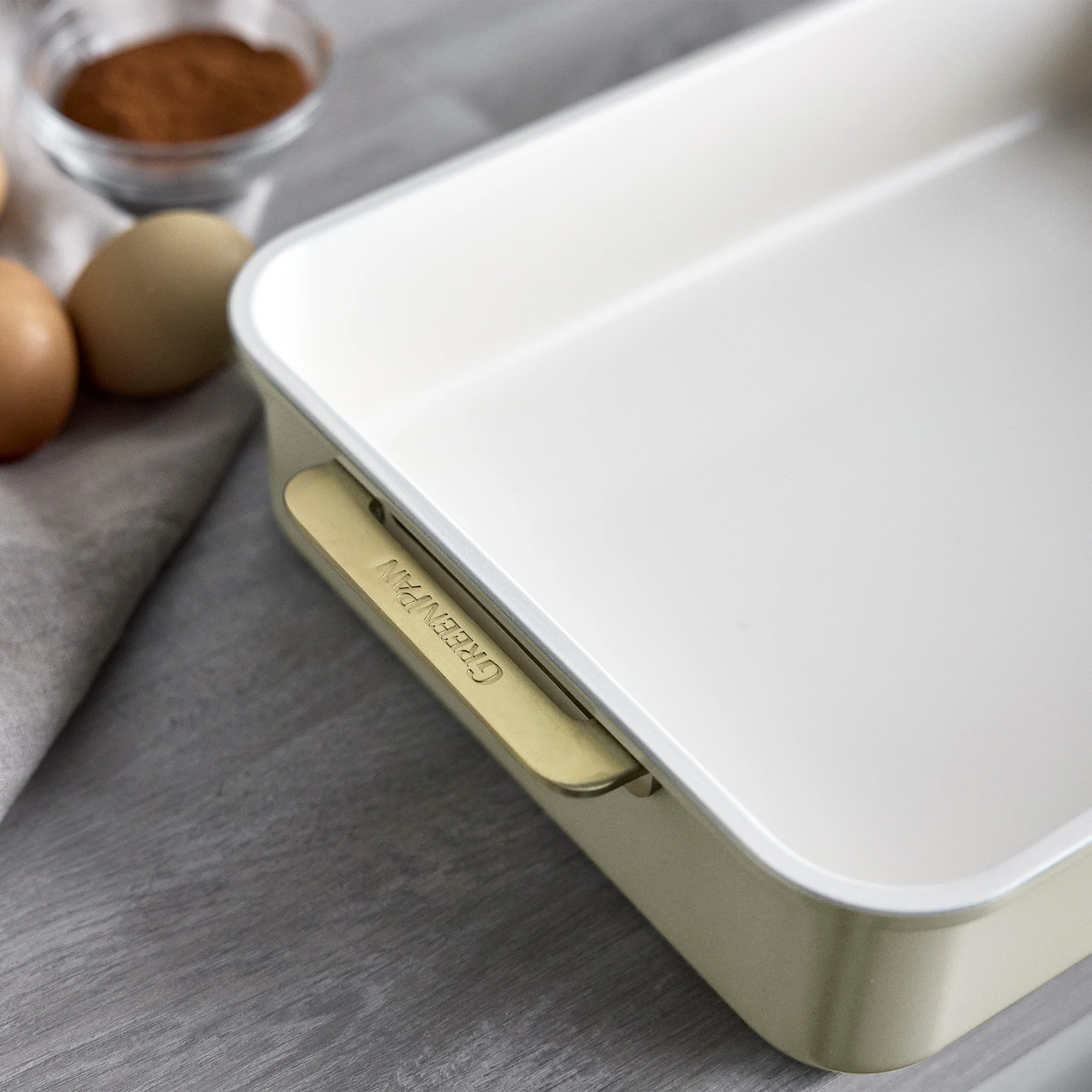Reserve Bakeware 13" x 9" Rectangular Pan | Cream - Image 6