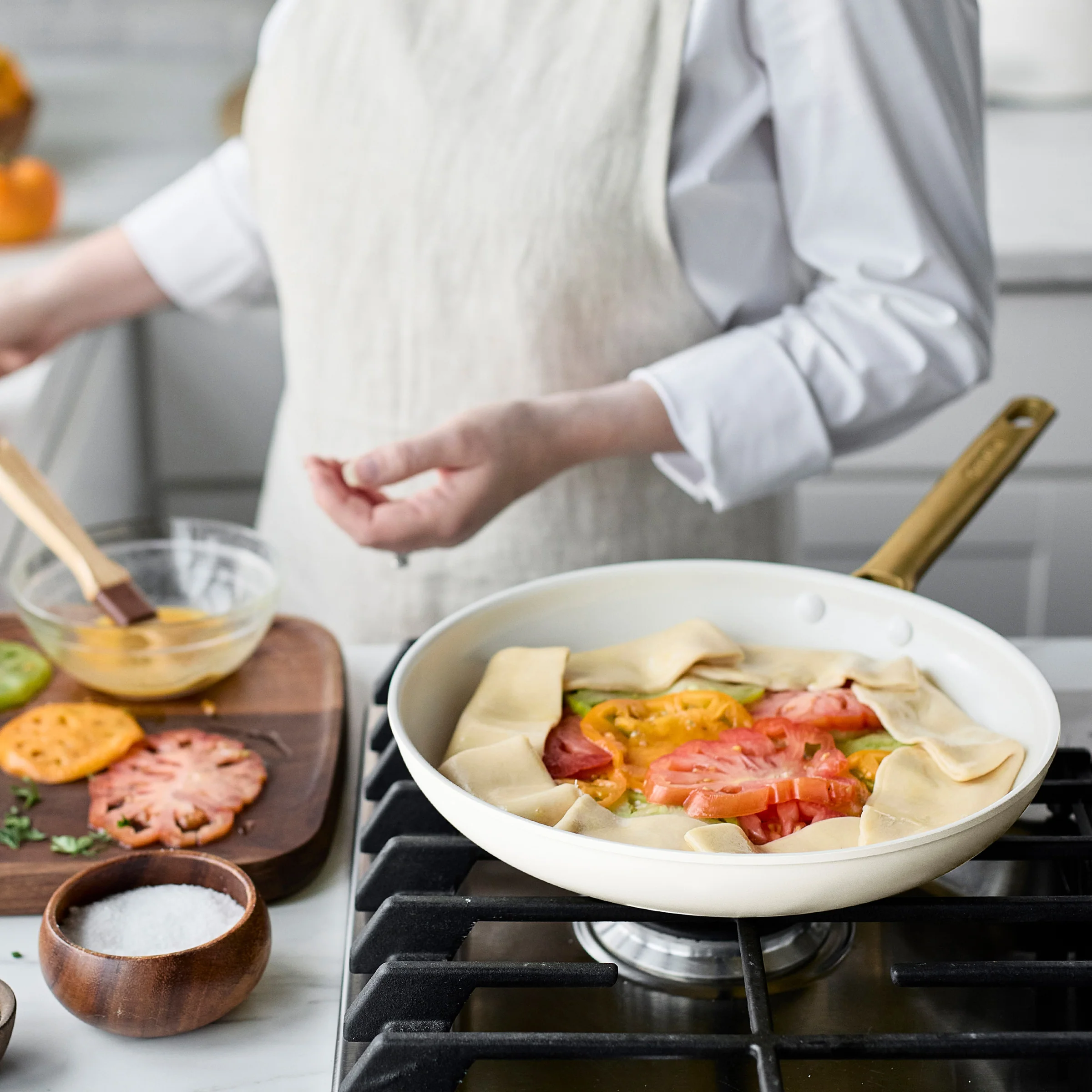Reserve Pro 18-Piece Cookware & Bakeware Set | Cream - Image 9
