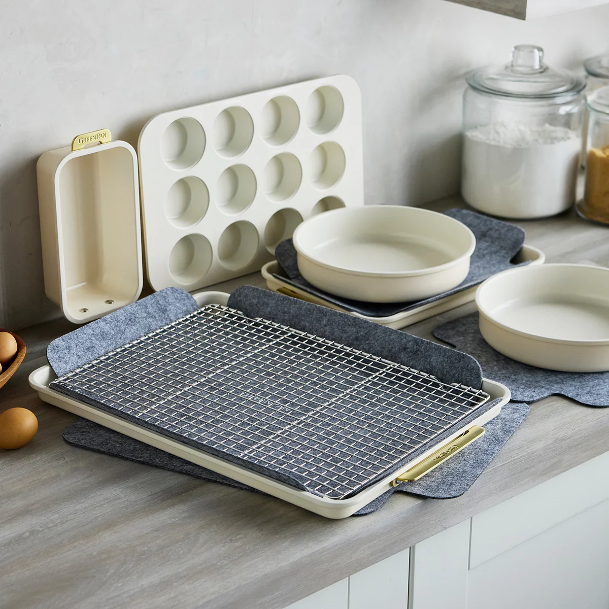 Reserve Pro 20-Piece Cookware & Bakeware Set | Cream - Image 11
