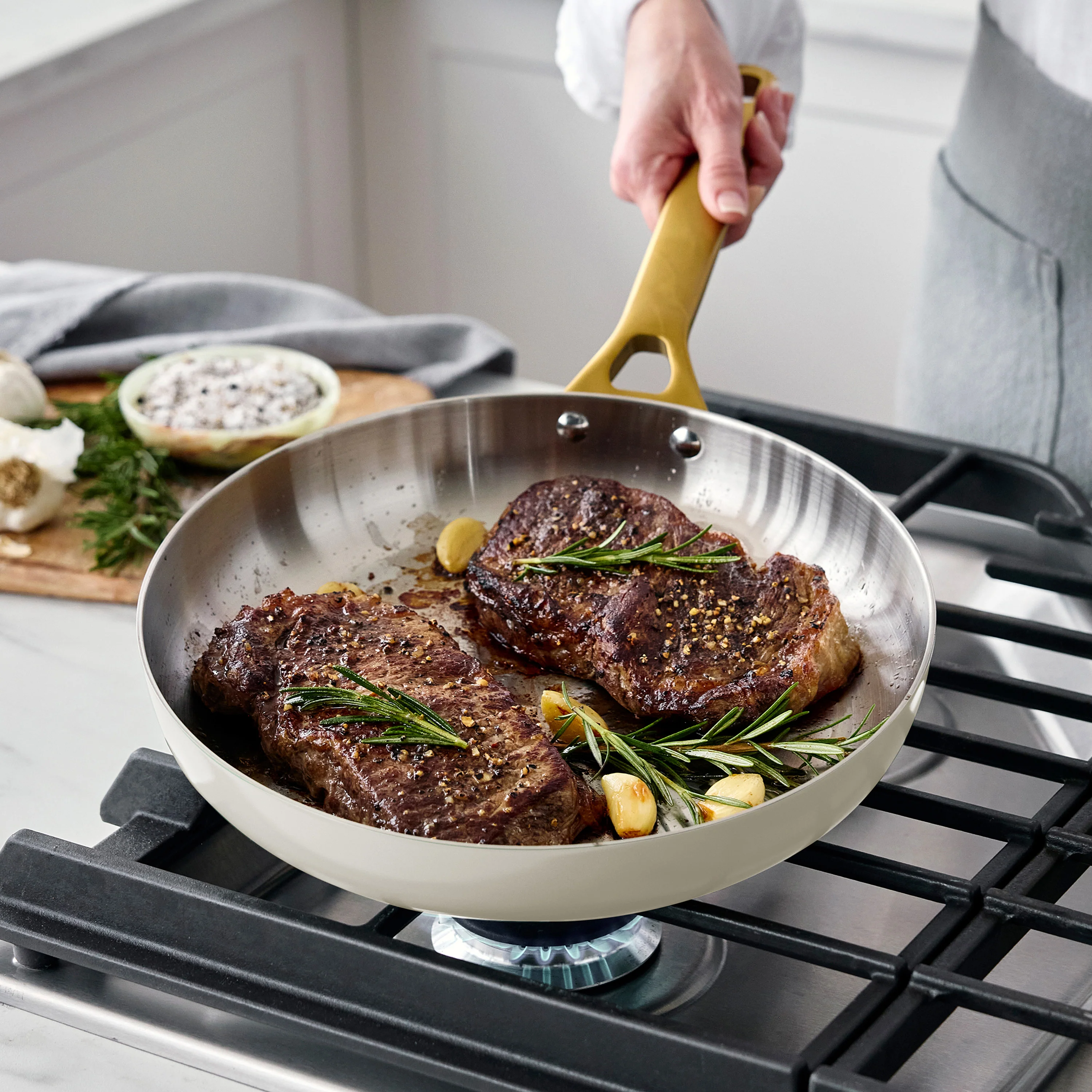 Reserve Pro 20-Piece Cookware & Bakeware Set | Cream - Image 8