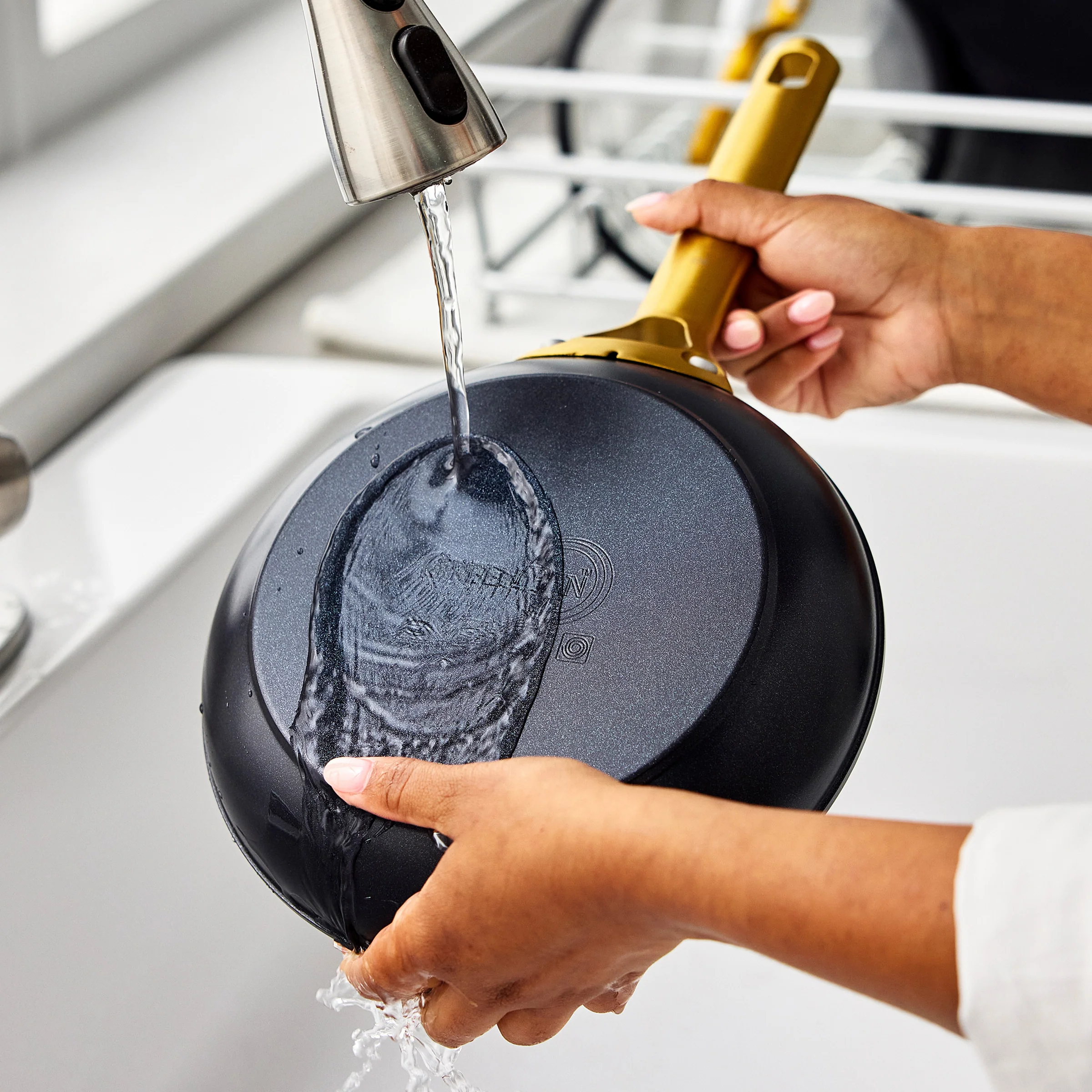Reserve Pro Ceramic Nonstick 10" and 12" Frypan Set | Black - Image 9