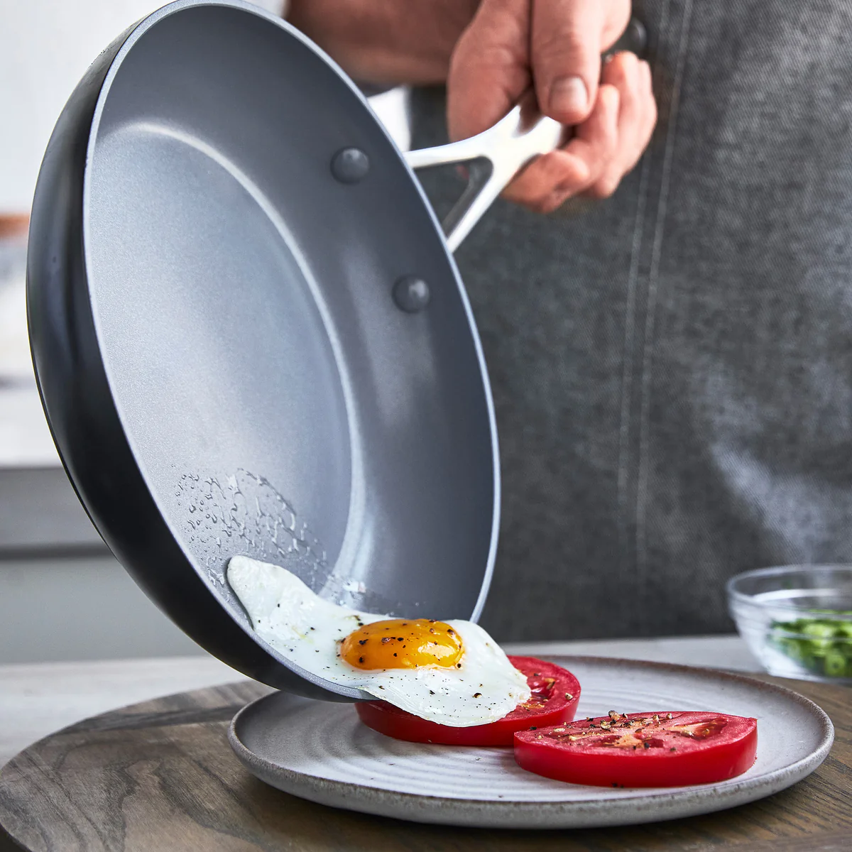 Valencia Pro Ceramic Nonstick 10" and 12" Frypan Set - Image 3