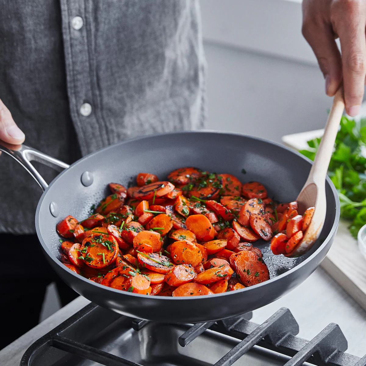 Valencia Pro Ceramic Nonstick 8", 9.5", and 11" Frypan Set | Gray - Image 5