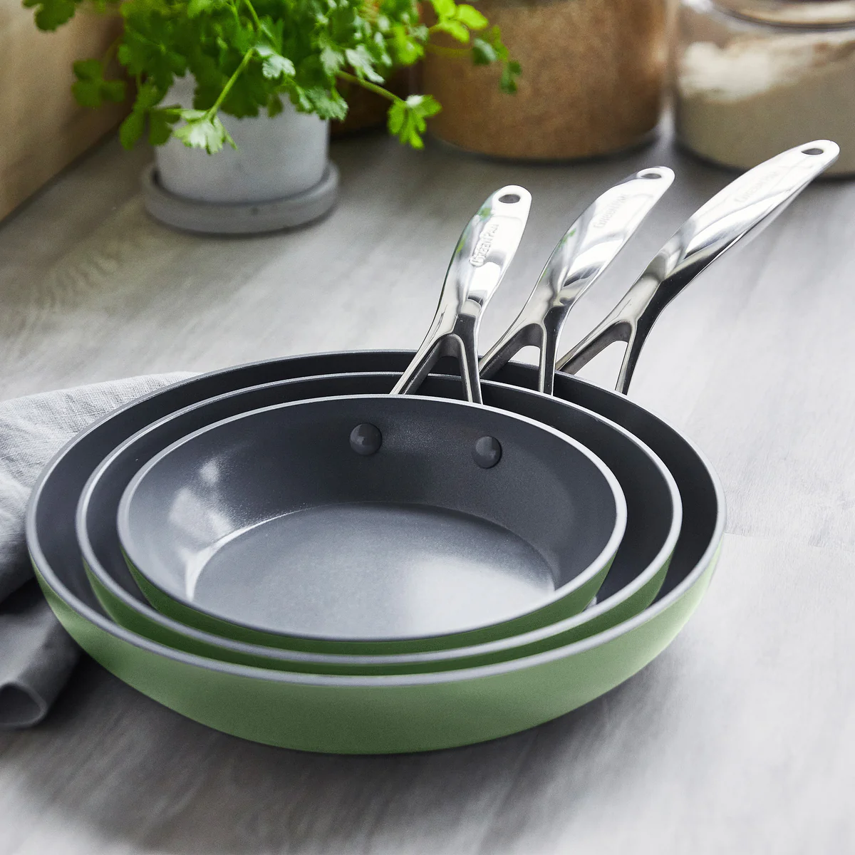 Valencia Pro Ceramic Nonstick 8", 9.5", and 11" Frypan Set | Sage - Image 8