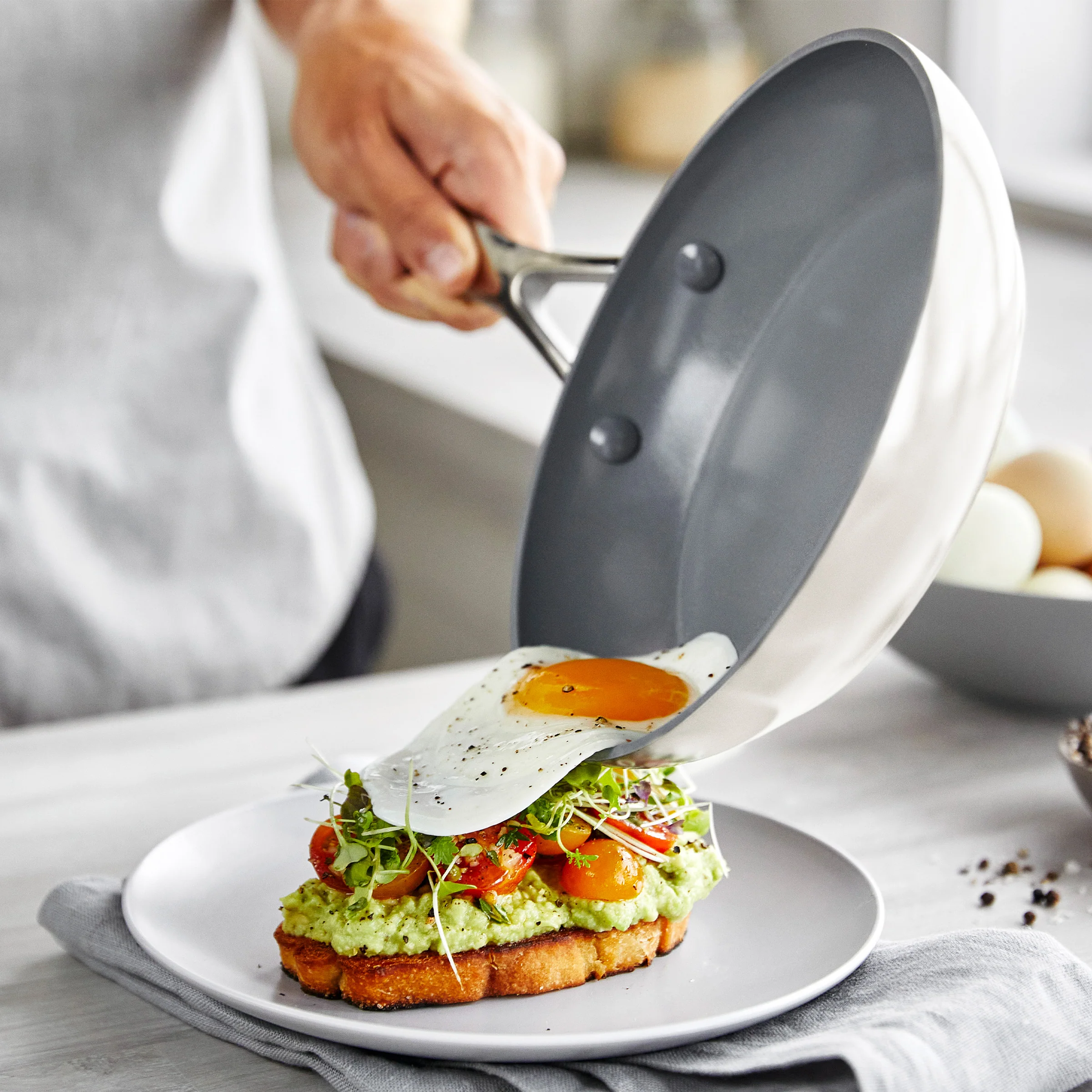 Valencia Pro Ceramic Nonstick 9.5" and 11" Frypan Set | Cream - Image 4